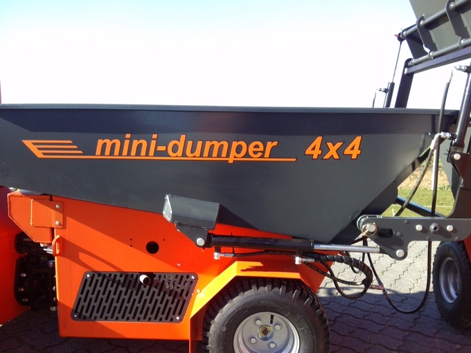 Bernards RCD 4x4 självlastande minidumper
