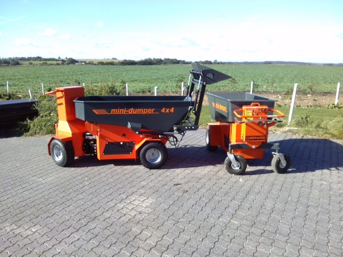 Bernards RCD 4x4 självlastande minidumper